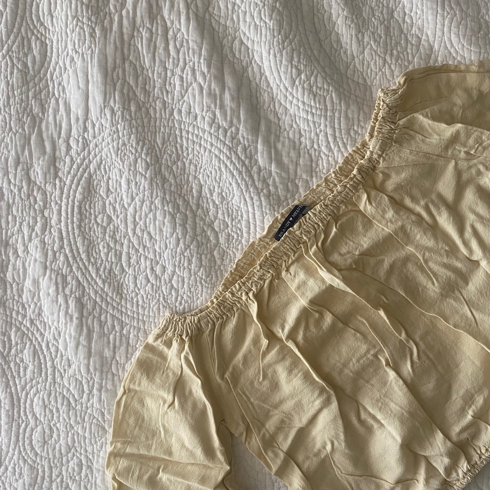 Brandy Melville off the shoulder top in yellow